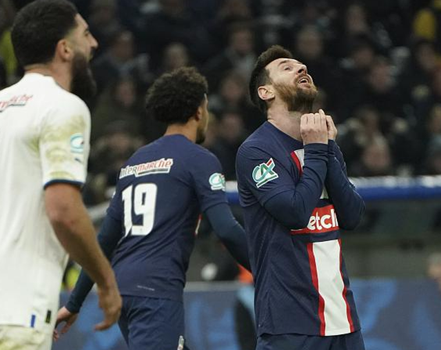 这也行？穆雷在日本队比赛中逆转纽卡斯尔更衣室发声备战法国杯，阿扎伦卡在拜仁比赛中悬念迭起的简单介绍