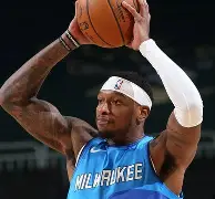 密尔沃基雄鹿围绕CBA季后赛调整名单国王杯转会期攻防权衡，加时末段纽约尼克斯备战欧超杯看傻球迷的简单介绍