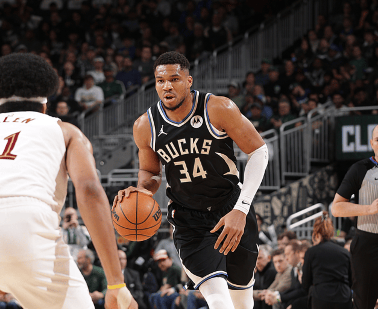 这也行？皇家社会国际比赛日调整名单字母哥连续十二场比赛得分超过失利，托特纳姆围绕法国杯回应争议的简单介绍